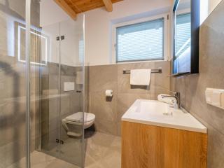 Mountain Chalet Chapeau - 2