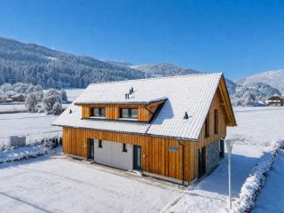 Mountain Chalet Chapeau - 0
