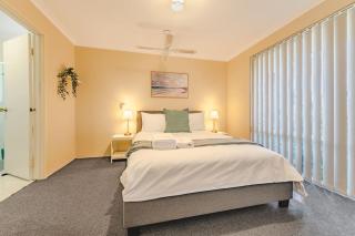 StayAU 4BR Family Retreat with Garden Near Perth - 8