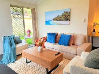 StayAU 4BR Family Retreat with Garden Near Perth - 7