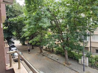 Elegant 1BR Central - 9
