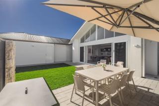 Genoa House - Coastal Elegance at the Marina's Edge - 4