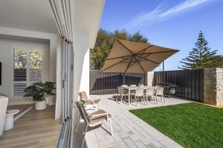 Genoa House - Coastal Elegance at the Marina's Edge - 2