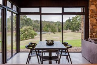 Artisan Gunyulgup - Luxe Lakeside Wellness Hideaway - 3