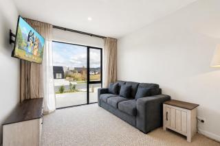 Northlake Escape | Sunny, Stylish & Easy Living - 6
