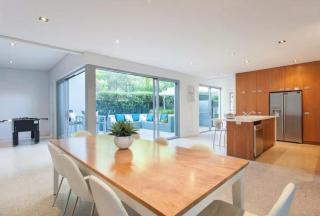 Breezy Bay Retreat - Family Haven near Town and Beach - 5