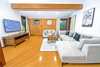 Vermont 8 Bdrm Holiday Entire House for Big Group - 8