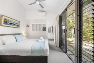Bunker Bayhouse - Beachfront Retreat next to Resort - 8
