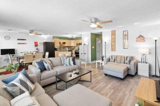 Spacious home dog friendly WiFi & central AC - short walk to the beach - 5