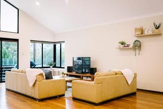 Blue Wren - Secluded Bushland Retreat with Pool - Margaret River - 3