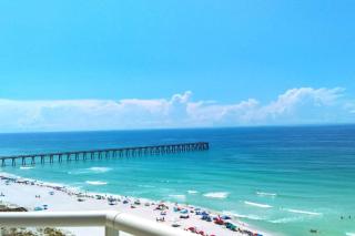 Peaceful home with fenced yard - 1 block from the water & Navarre Beach Park - 0