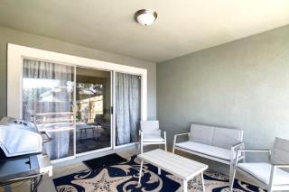 Peaceful home with fenced yard - 1 block from the water & Navarre Beach Park - 1