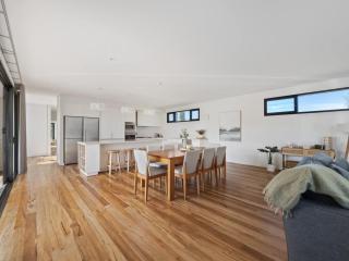 Beach Haven - A Year-Round Retreat by the Sea - 2