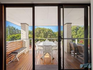 Bay Beach House - Beachfront Bliss near Town - 2