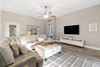 Single-level home with pool enclosed yard screened lanai grill & home office - 2