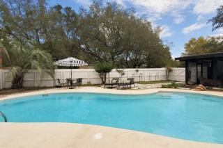 Updated dog-friendly home with private outdoor pool patio fireplace W&D AC - 7