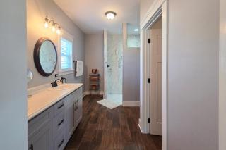 Spacious private home with large kitchen patio & close to everything - 2