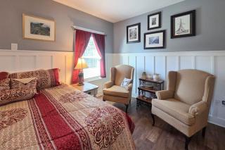 Spacious private home with large kitchen patio & close to everything - 3