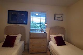 Private home near the beach with washer and dryer and free Wifi - 2