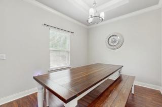 Cozy coastal private home with fenced yard dog-friendly and close to beach - 3