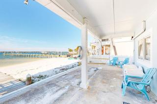 Dog-friendly home on Santa Rosa sound minutes from shopping & dining with WiFi - 7