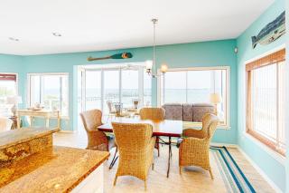 Dog-friendly home on Santa Rosa sound minutes from shopping & dining with WiFi - 3