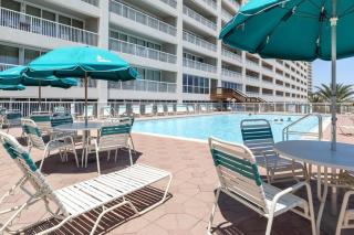 Updated 3rd floor condo with beach access and complementary BEACH SERVICE - 8