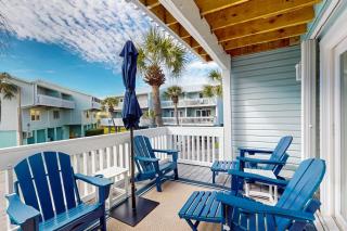 Gorgeous coastal townhome patio balcony and community HEATED pool - 0
