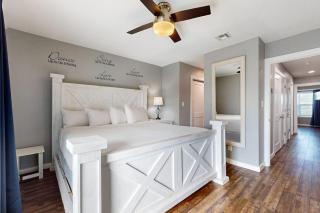 Gorgeous coastal townhome patio balcony and community HEATED pool - 6