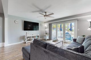 Gorgeous coastal townhome patio balcony and community HEATED pool - 5