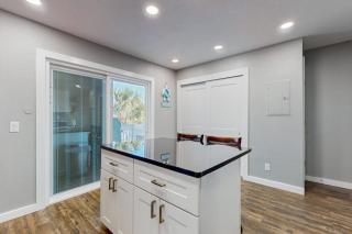 Gorgeous coastal townhome patio balcony and community HEATED pool - 1