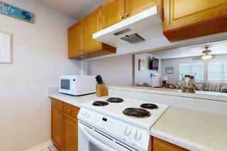 Beachfront townhome with on-site beach access heated pool patio grill AC WD - 2