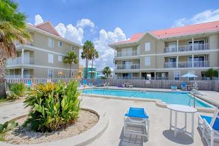 Studio with a patio pool access and central AC - snowbird friendly - 0