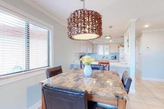 Ground-Floor Condo near the Beach with Private WD AC Shared Outdoor Pool - 4