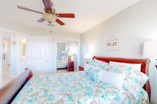 Ground-Floor Condo near the Beach with Private WD AC Shared Outdoor Pool - 1
