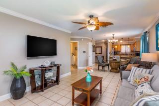 Condo with private balcony pool grills central AC & WD - 3