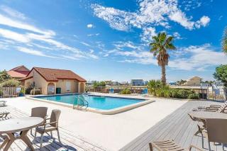 Cozy coastal condo with water view pool central AC & easy beach access - 9