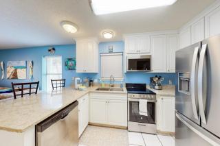 Water-view haven with sound-view balcony shared pool WiFi and AC - 3