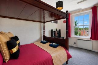 STR8BS8 2-Bedroom Penthouse, Clifton, Parking, Garden & City Views - 4