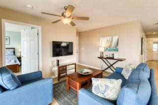Lovely Condo with Sunset Views & Shared Pool Access Snowbirds Welcome - 4