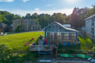 5 Min to Colgate, Sleeps 8, Welcome Wine - Hamilton - 8