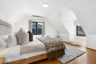 4BR Wanaka Home - Walk to That Wanaka Tree & Lake - 7
