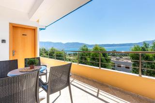 Radhima Extra - 2 Bedroom 8 People - Kitchen, Parking & Veranda - 0