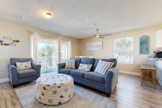 Second floor condo with shared pool high-speed WiFi and private washer&dryer - 6