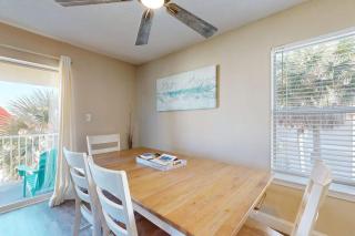 Second floor condo with shared pool high-speed WiFi and private washer&dryer - 3