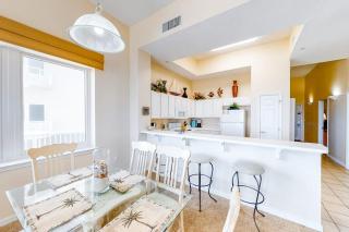 First-Floor Gulf Front Condo with Shared Pool & Hot Tub - 4