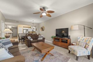 7th Floor Lovely Condo with Outdoor Pool Heated Seasonally On The Beach - 4