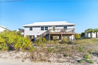Welcoming stay near the beach with a large deck washer&dryer and central AC - 8