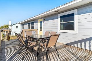 Welcoming stay near the beach with a large deck washer&dryer and central AC - 7