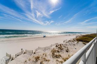 Beachfront townhome with ocean views 2 balconies WD & AC - dog-friendly - 0